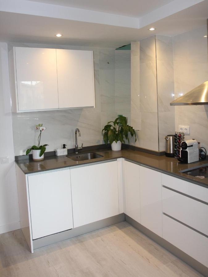 Edificio Privado Con Terraza Apartment Haro Ngoại thất bức ảnh
